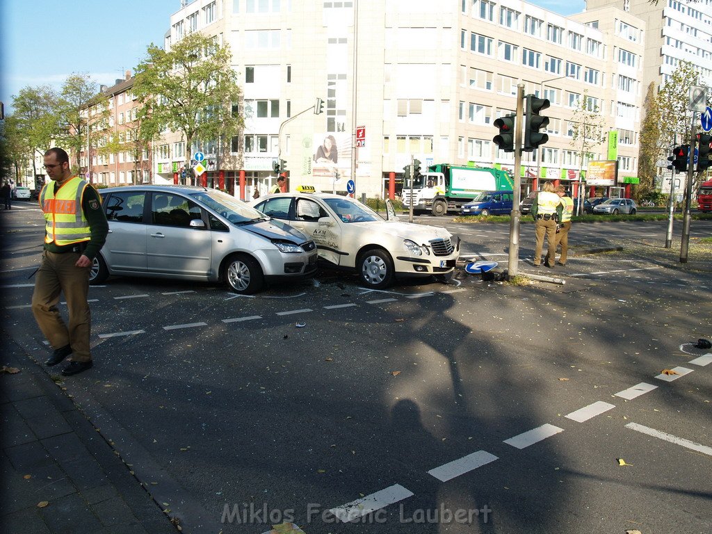 VU 4 PKW Koeln Innere Kanalstr Subbelratherstr  P04.JPG